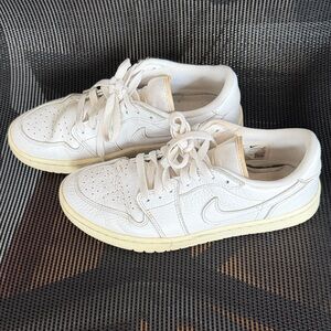 AJ1 Low Golf Nike White and Cream